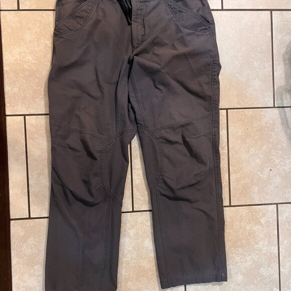 Mountain Hardwear Men Sz 36x32 Gray Pants Outdoor Hiking Cargo Chore utility - Picture 3 of 8